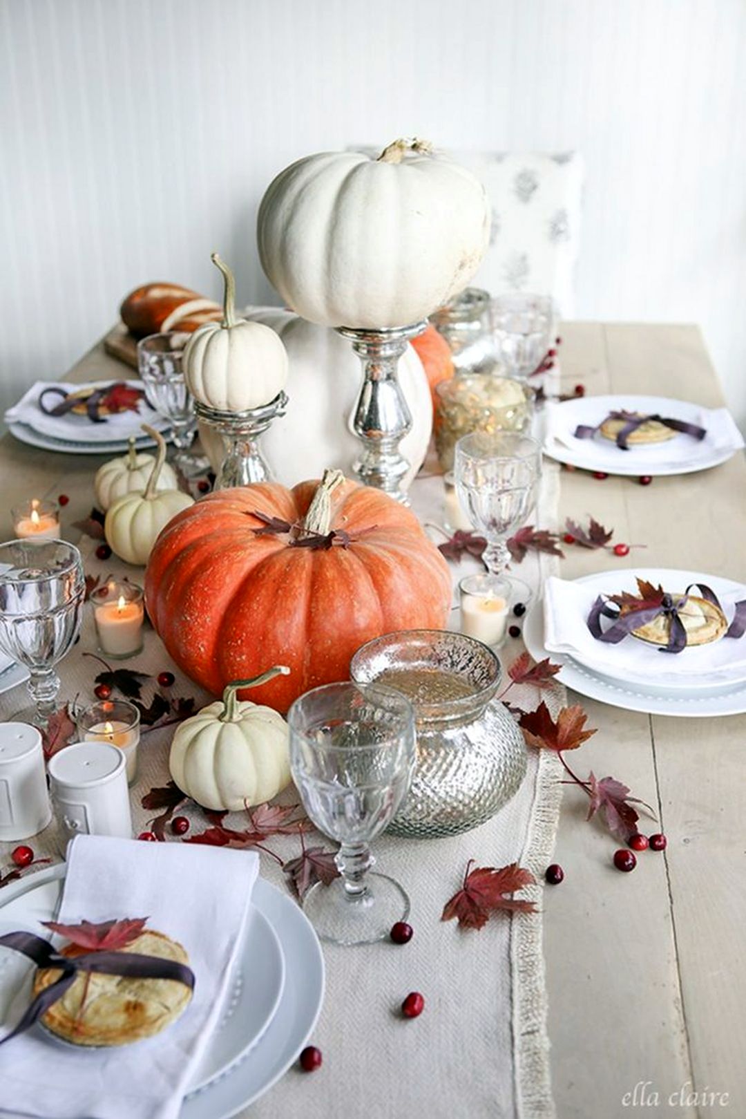Charming Thanksgiving Tablescape With Pumpkins