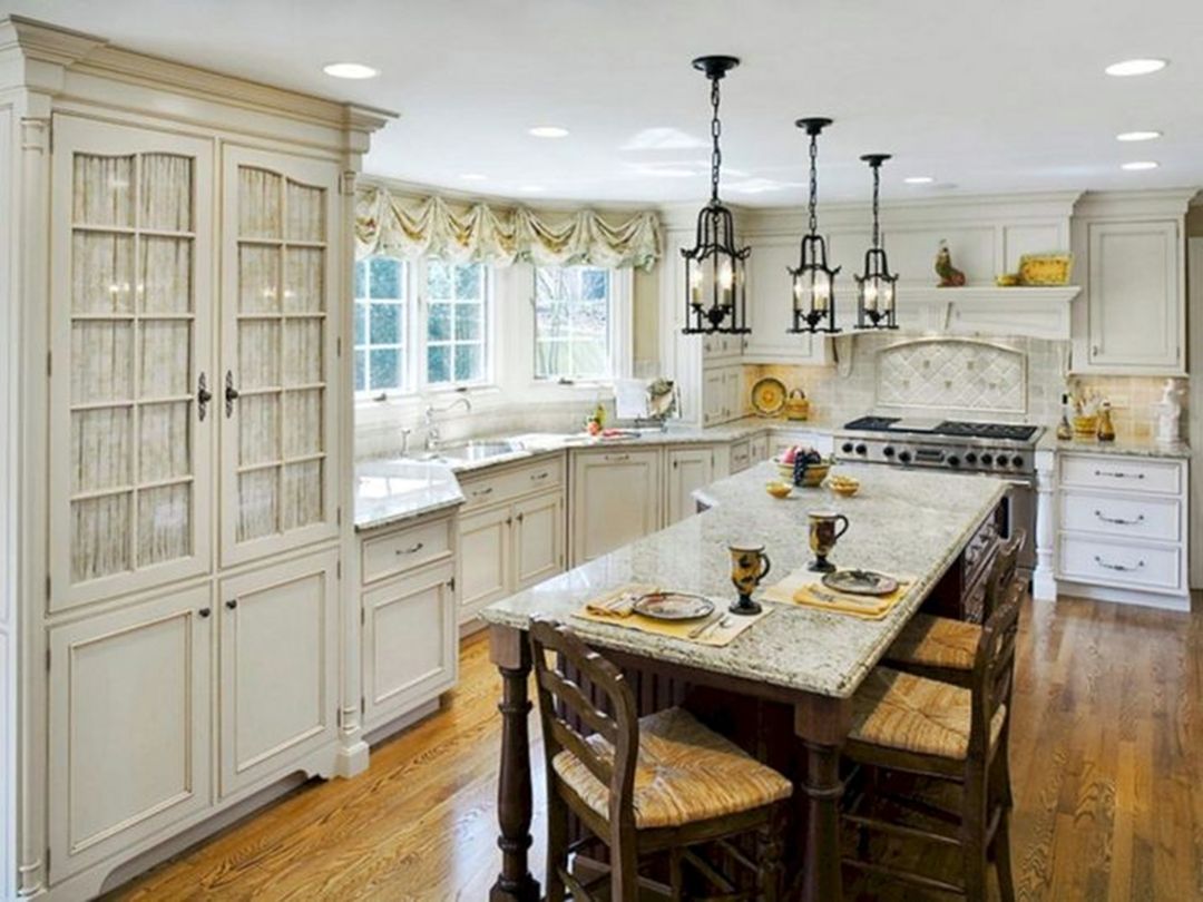 Comfortable French Country Kitchen