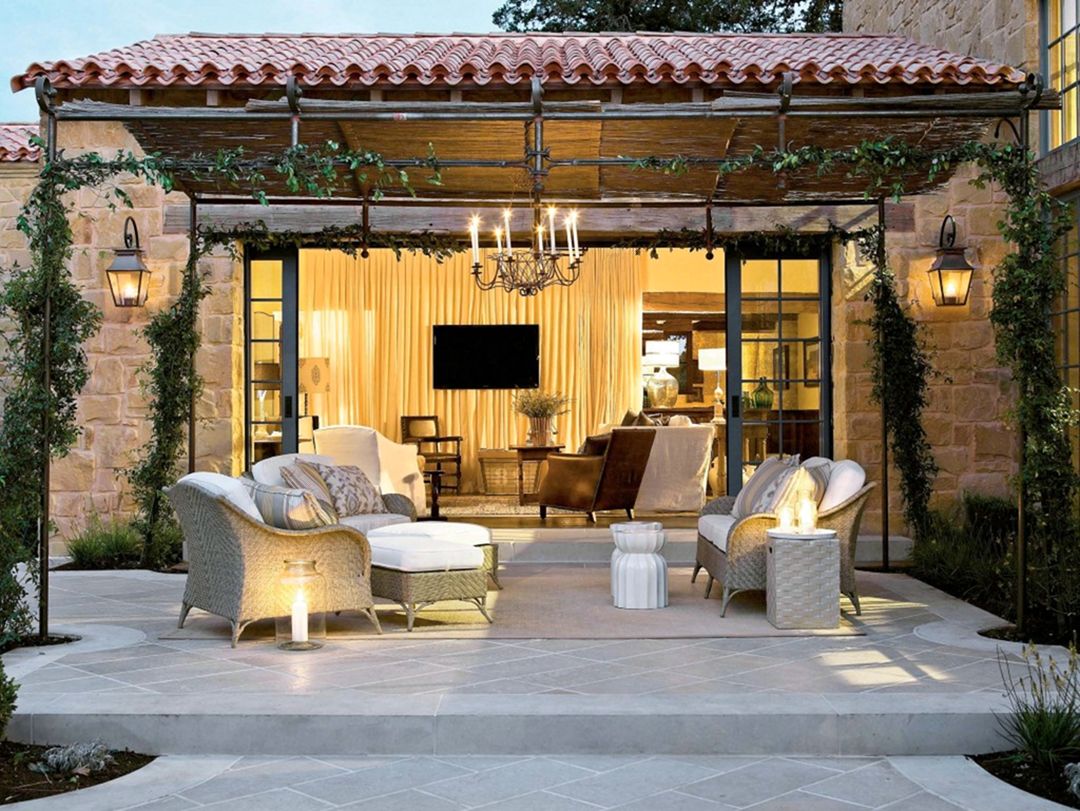 Charming Outdoor Living Space Ideas