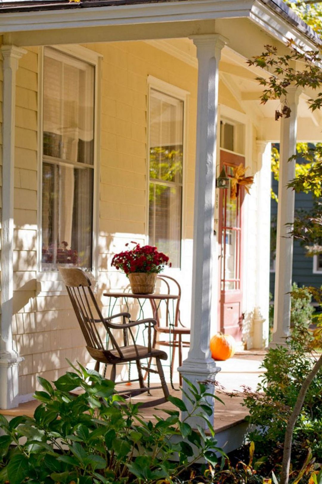Incredible fall porch decorating ideas