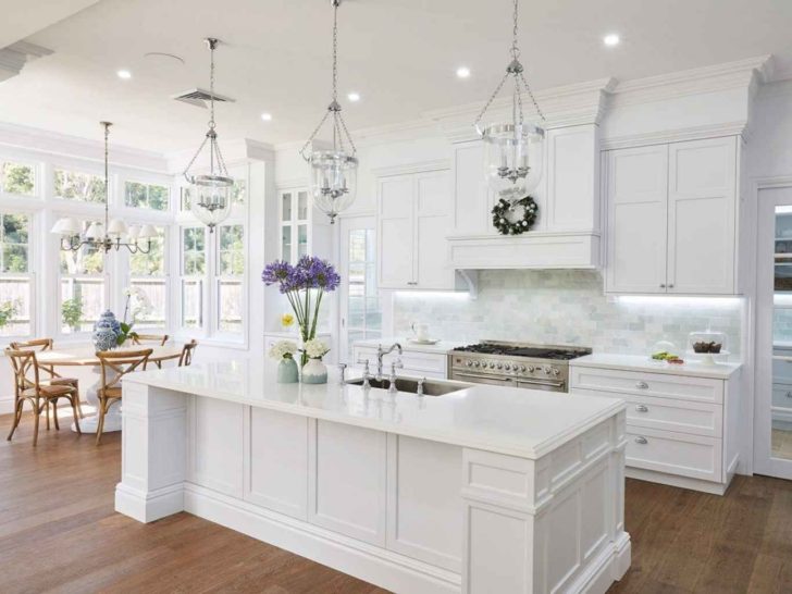 Gorgeous Luxury White Kitchen Design
