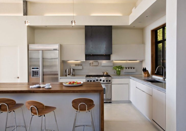 White Kitchen Cabinets Design