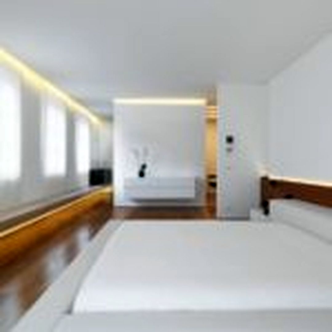 Elegant Minimalist Bedroom Design