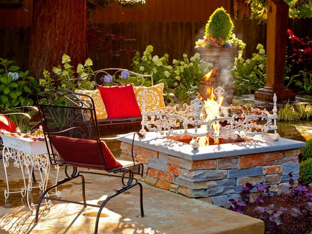 Simple Backyard Patio With Firepit Ideas